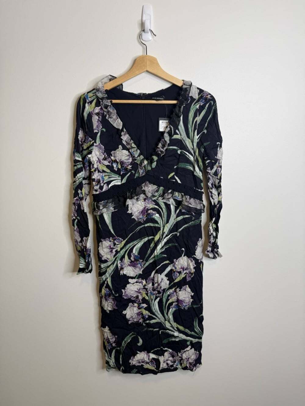 Club Monaco Floral Ruffle V-Neck Long Sleeve Dress - Black & Purple size 8 NWT
